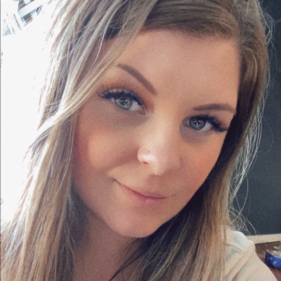 Meet your Posher, Cheyann - Picture 1 of 1